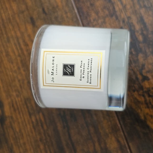NEW! Jo Malone, English Pear & Freesia Mini Candle, 35g - Picture 1 of 3